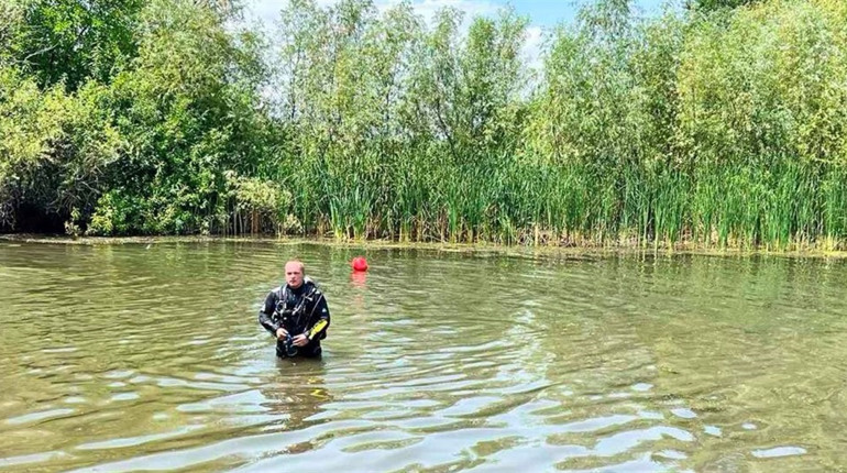 У Біляївці на Дитячому пляжі водолази обстежили і розчистили дно: до відпочивальників є прохання