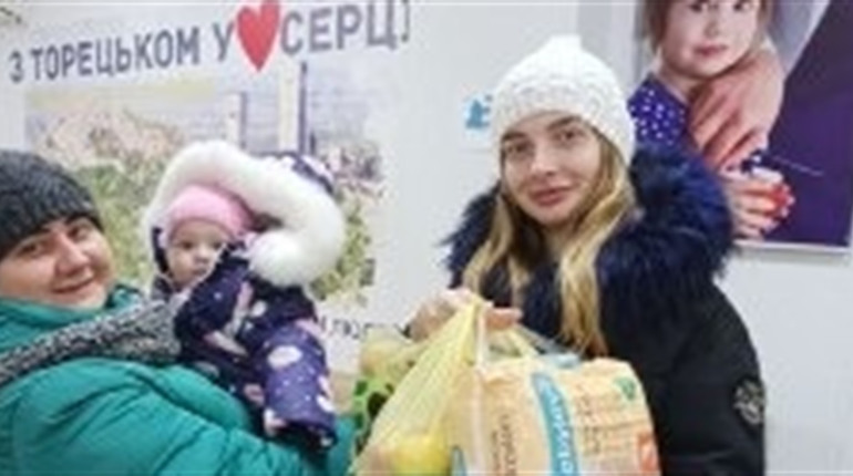 У Черкасах видають гуманітарну допомогу переселенцям з Торецька: як отримати