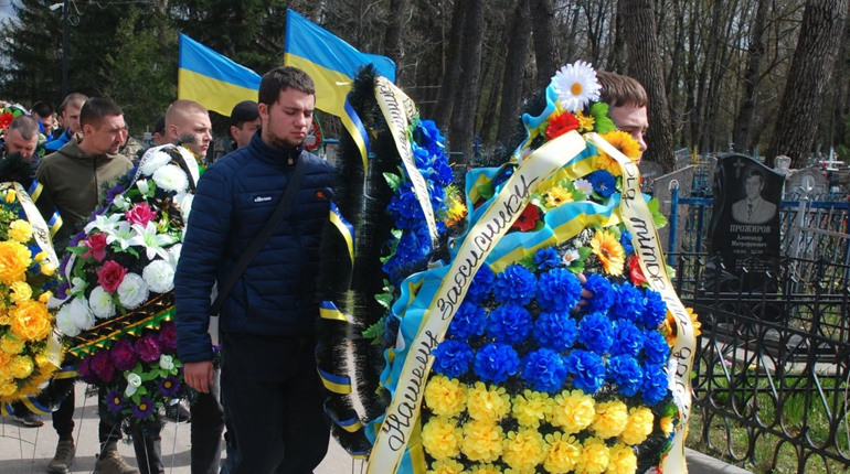 Служив у складі роти «Шквал», мав позивний «АКАБ»: у Шостці попрощалися із захисником