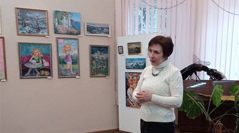 «І весна, і пісня, і любов»: у первомайців є можливість відвідати весняний вернісаж