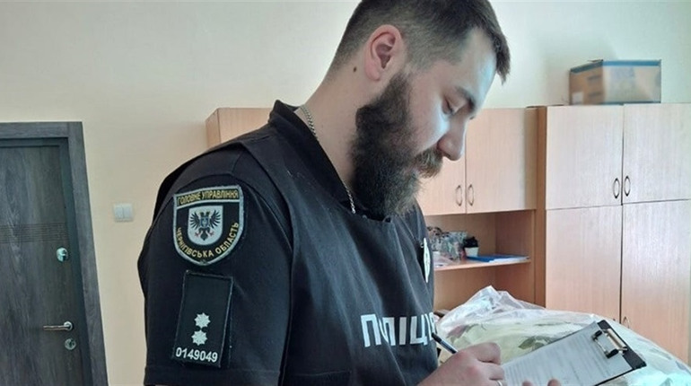У Сновську поліцейські викрили посадовця, який вимагав хабарі за оформлення «липових» лікарняних