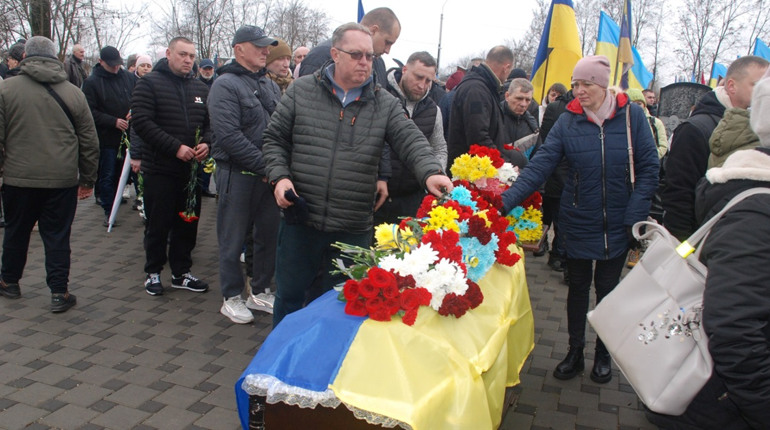 "Хлопців не покину!": Шостка прощається з Героєм Дмитром Колотом, який загинув, захищаючи Донеччину