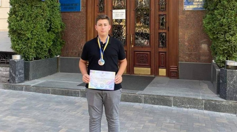 Учень зі Сміли став призером конкурсу есе та малюнків «Я маю право на життя»