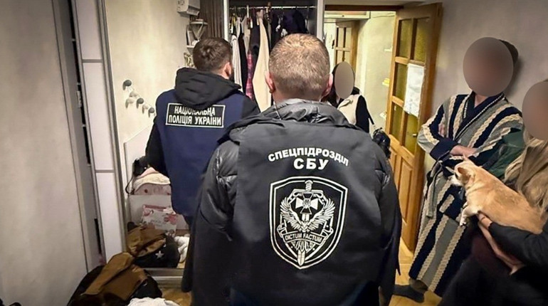 На Сумщині затримали адвокатку, яка за 7 000 доларів «продавала» статус опікуна для відстрочки