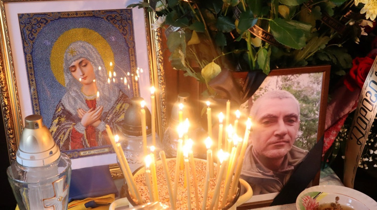 У Кіцмані попрощалися із загиблим Героєм-захисником Едуардом Самсоновичем