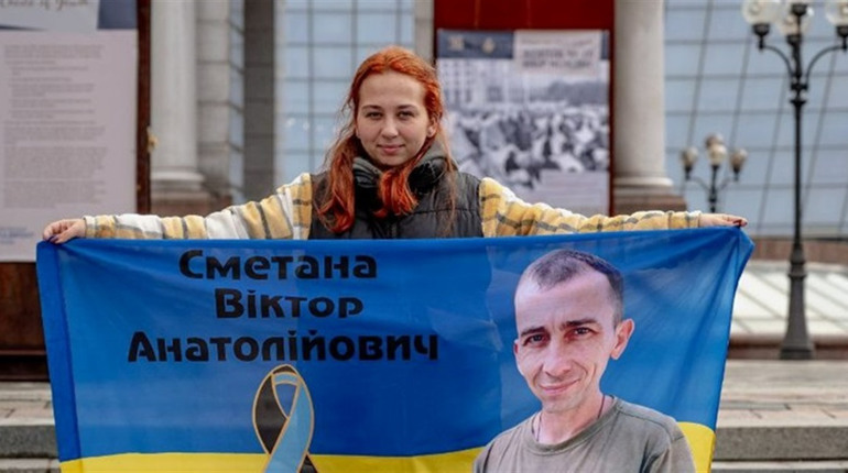 Донька зниклого безвісти Віктора Сметани допомагає іншим шукати рідних: "Вигорати я не маю права"