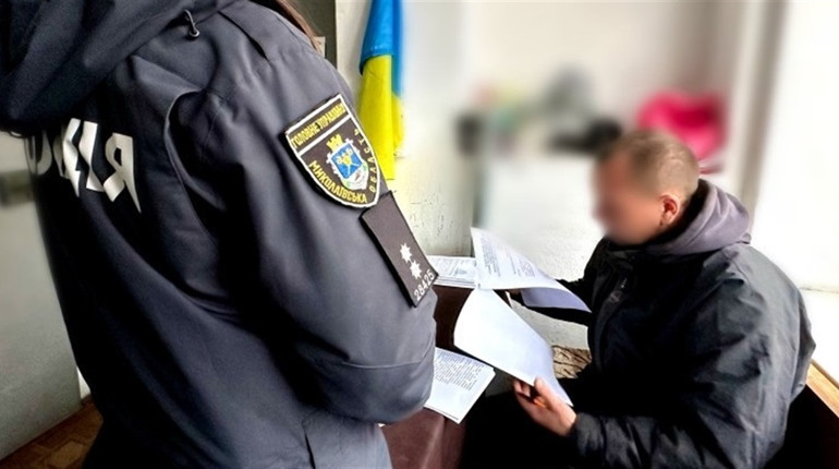 Торгував зброєю: у Первомайську поліціянти затримали чоловіка, який продавав бойові гранати