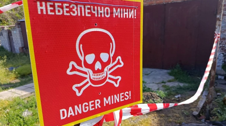 У Херсоні після атак дронів міни лежать просто біля житлових будинків