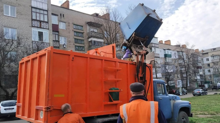 На засіданні виконкому у Первомайську мають переглянути тарифи на вивезення побутового сміття