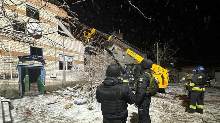Жінка померла в лікарні, тіло чоловіка знайшли під завалами. Подробиці влучання ворожого "Шахеда"