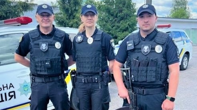 У Сарнах патрульні врятували чоловіка від самогубства