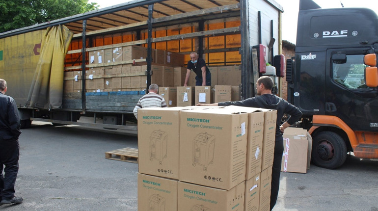 На Хмельниччину привезли понад пів тисячі кисневих концентраторів: Нетішину виділили вісім