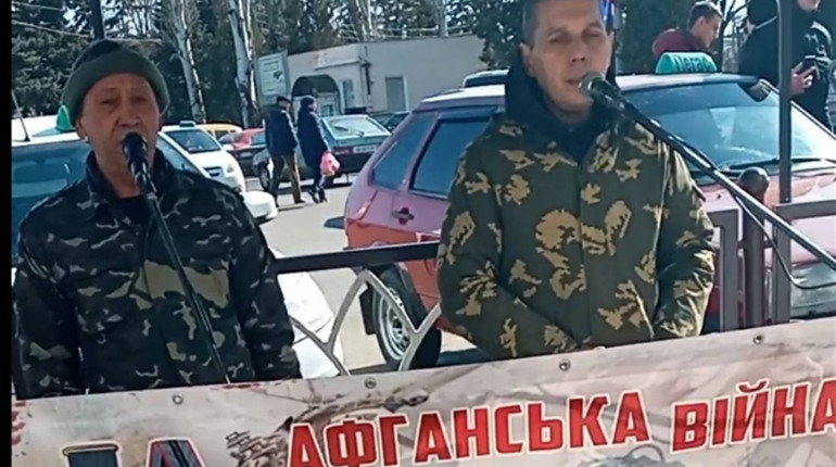 Вуличний концерт у центрі Біляївки від афганців: розбиралися у ситуації