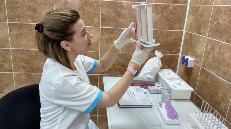 В южноураїнському центрі сімейної медицини запрацювала нова лабораторія з сучасним обладнанням