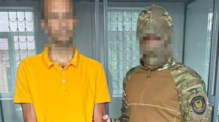 Облаштував "пост спостереження" за ЗСУ у квартирі. СБУ затримала жителя Запоріжжя