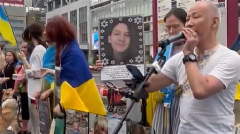 “Мріяла вивчати японську”: у Японії та Шотландії вшанували пам'ять 18-річної дівчини з Херсона