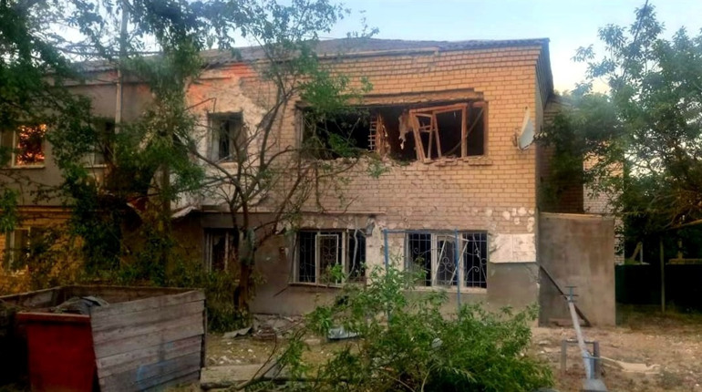 Ворожі обстріли на Херсонщині: окупанти цілять по житловим кварталам та об’єктам інфраструктури