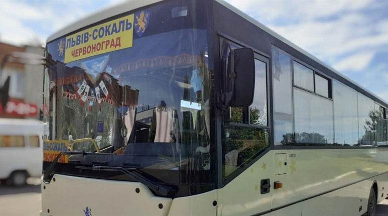 Водіям автобусів нагадали про заборону публічного відтворення російськомовних пісень