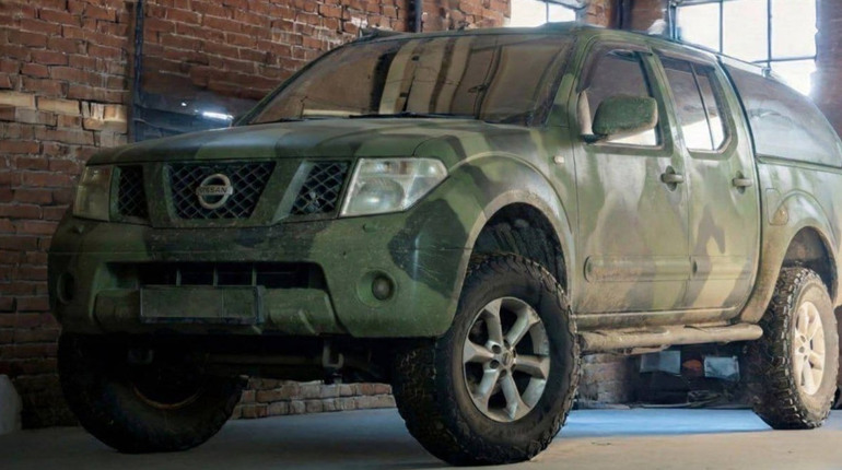 Оборонцям Херсона громада передала позашляховик та іншу техніку