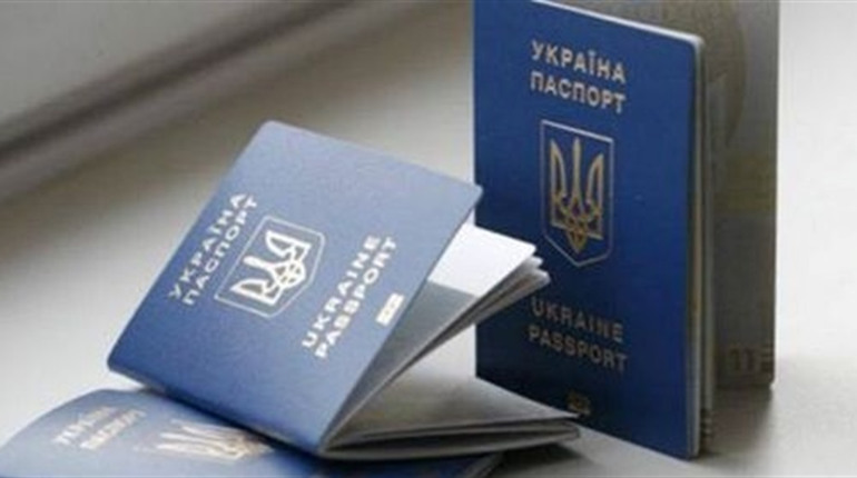 Оформлення біометричних документів подорожчало: як змінились ціни