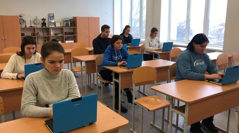 Петропавлівські ліцеї отримали надсучасне мультимедійне забезпечення