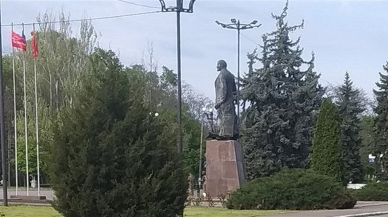 У Новій Каховці окупанти звинуватили жінку у спаленні російського прапора