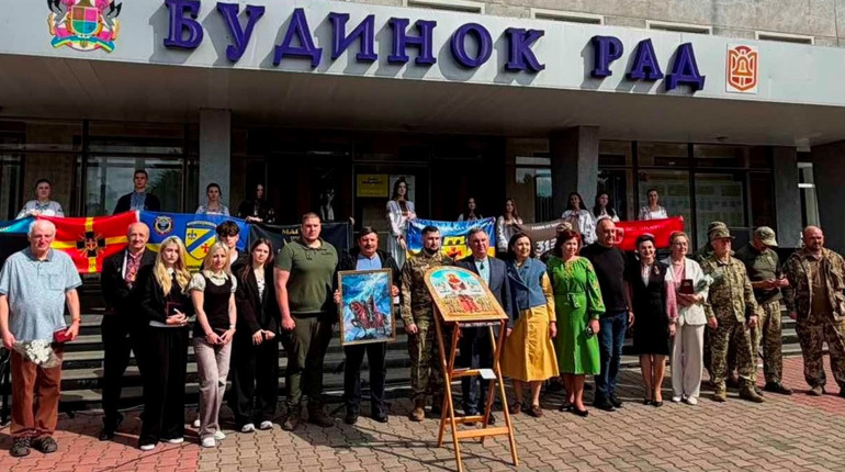 Служити громаді, тримати стрій: у День міста орденом "Звягель" нагородили 11 земляків