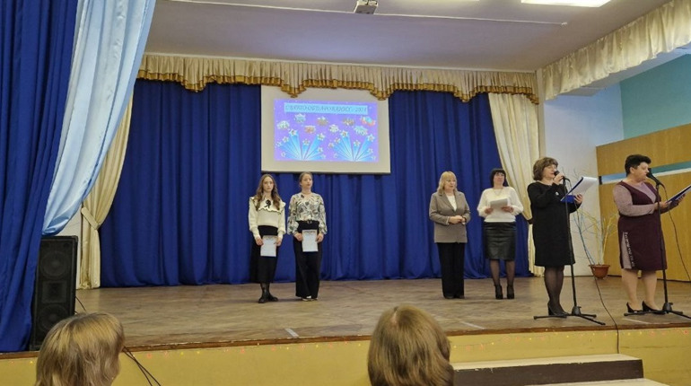 На фінальному етапі Міжнародних мовно-літературних конкурсів у долинських школярок - перші місця