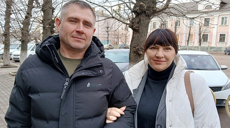 Подружжя з Каховки возз’єдналося після окупації та полону
