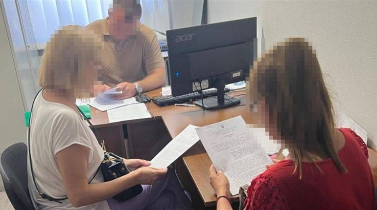 Депутатка Таїровської ради підозрюється у підтримці ворога