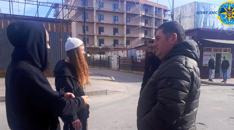 Штраф і депортація, або як іноземцям розрахувати дозволений термін перебування в Україні