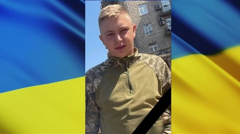 Віддамо шану Герою! Юний командир Олександр Наумов повертається додому на щиті