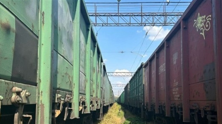 В Одесі вдень між коліями залізниці знайшли тіло підлітка: він загинув вночі