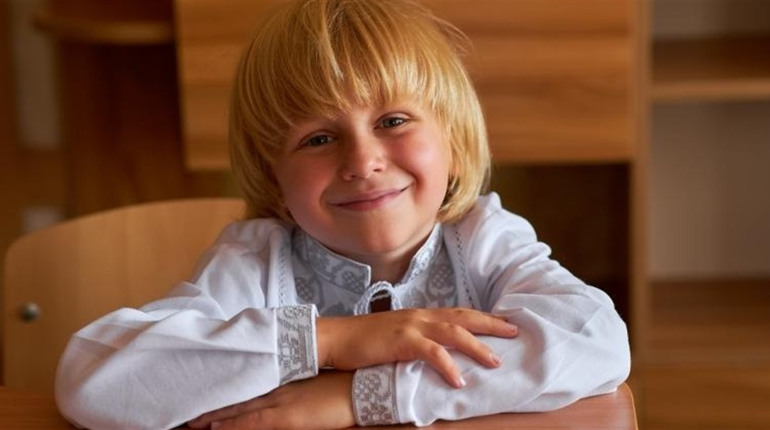 Як підібрати вишиванку для хлопчика під шкільну форму