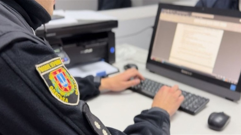 У Великодальницькій громаді на Одещині чоловік застрелив собаку сусіда: справу передали до суду