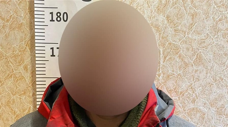 На Сумщині чоловіка засудили до 15 років позбавлення волі за систематичне ґвалтування падчерки