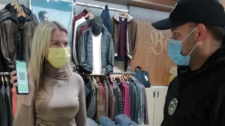 Рейди по крамницях і спортзалах