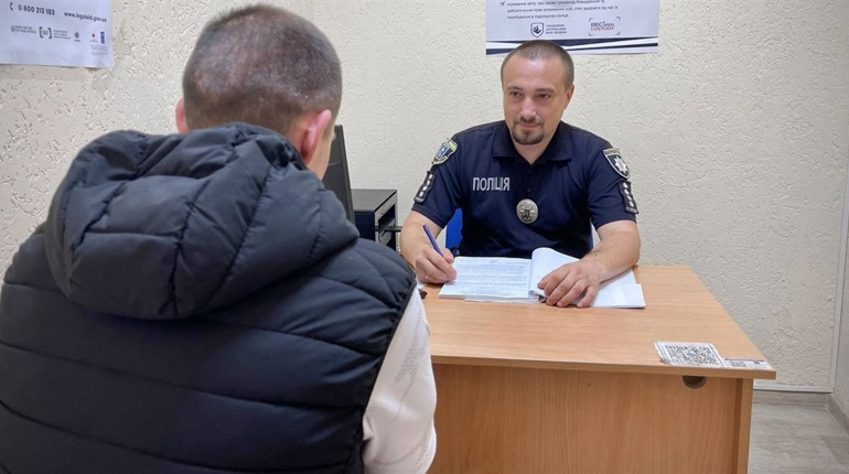 У Шостці судитимуть чоловіка, який скоїв розбійний напад на знайомого