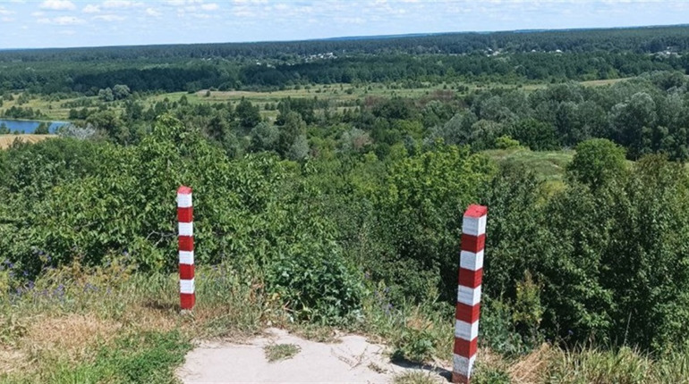 У Малих Будищах демонтували Десницю щастя