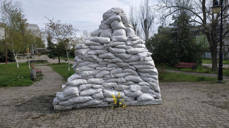 Захистити пам'ятники від російських обстрілів: як це зробити в Херсоні