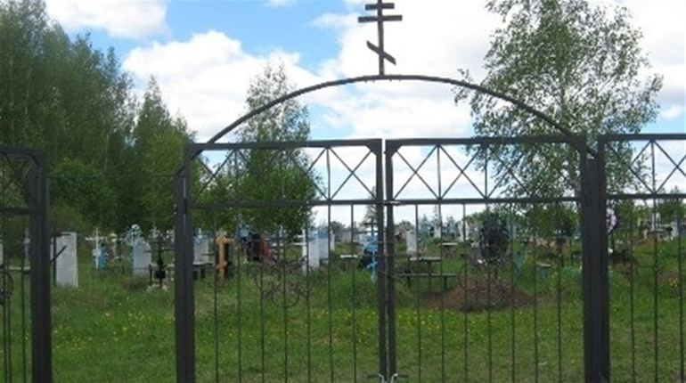  Майорівці за власні кошти хочуть купити на кладовище центральні ворота: навіщо це їм потрібно