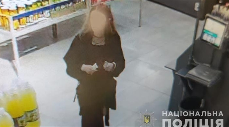 У Почаєві та Кременці жінка викрадала благодійні кошти із скриньок з пожертвами для хворих дітей