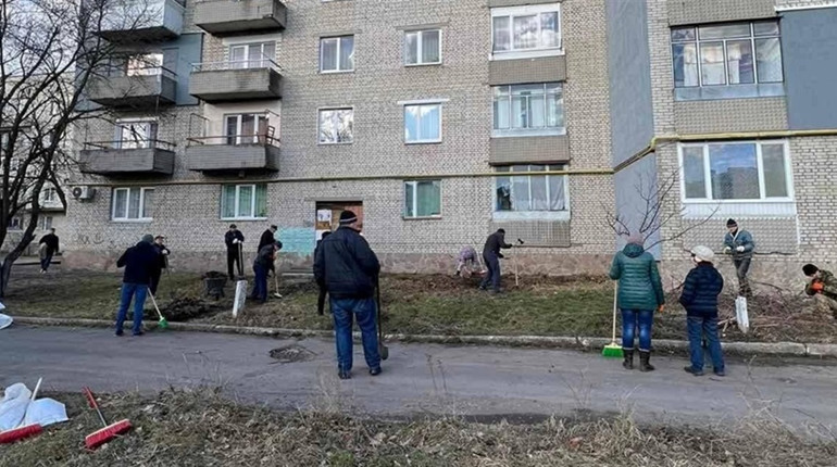 Передвесняну толоку провели небайдужі мешканці будинків №39 і 41, що на вулиці Львівська у Соснівці