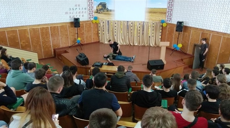 В Умані студентів професійного аграрного ліцею навчали надавати долікарську допомогу
