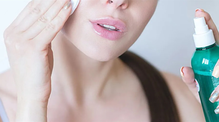 Міцели в дії: чому міцелярна вода краща за звичайне вмивання