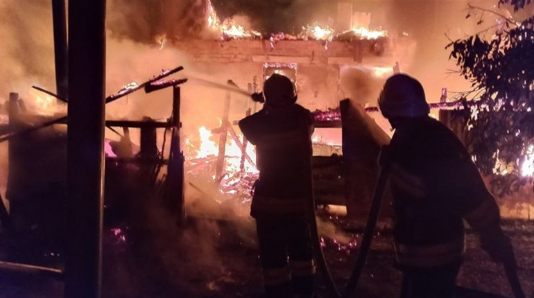 Під час пожежі в селі на Переяславщині згорів автомобіль ФОТО