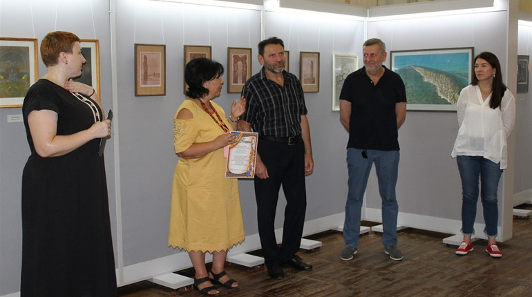 Художня майстерня: «Знаємо і пишаємось!»