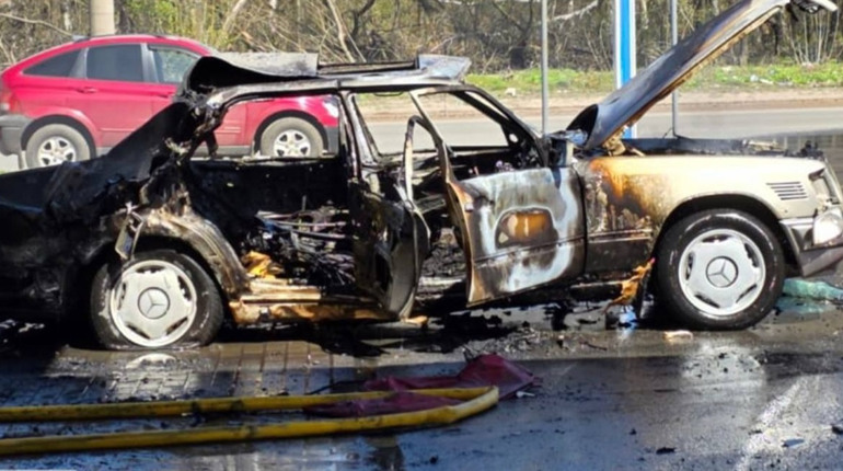 Російська атака на заправку в Сумах: загинув молодий чоловік, його батько поранений