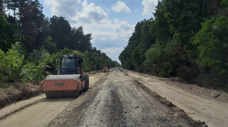 Дорожники активно ремонтують прикордонну автомобільну дорогу Червоноград – Рава-Руська
