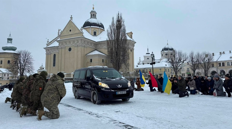 Віддав життя за Україну: на Львівщині попрощалися з уродженцем Нетішина Аркадієм Гурковим